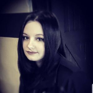 Meet your Posher, Arielle